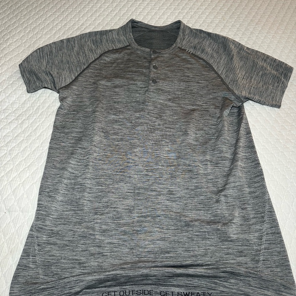 lululemon athletica Heathered Gray Casual Shirt